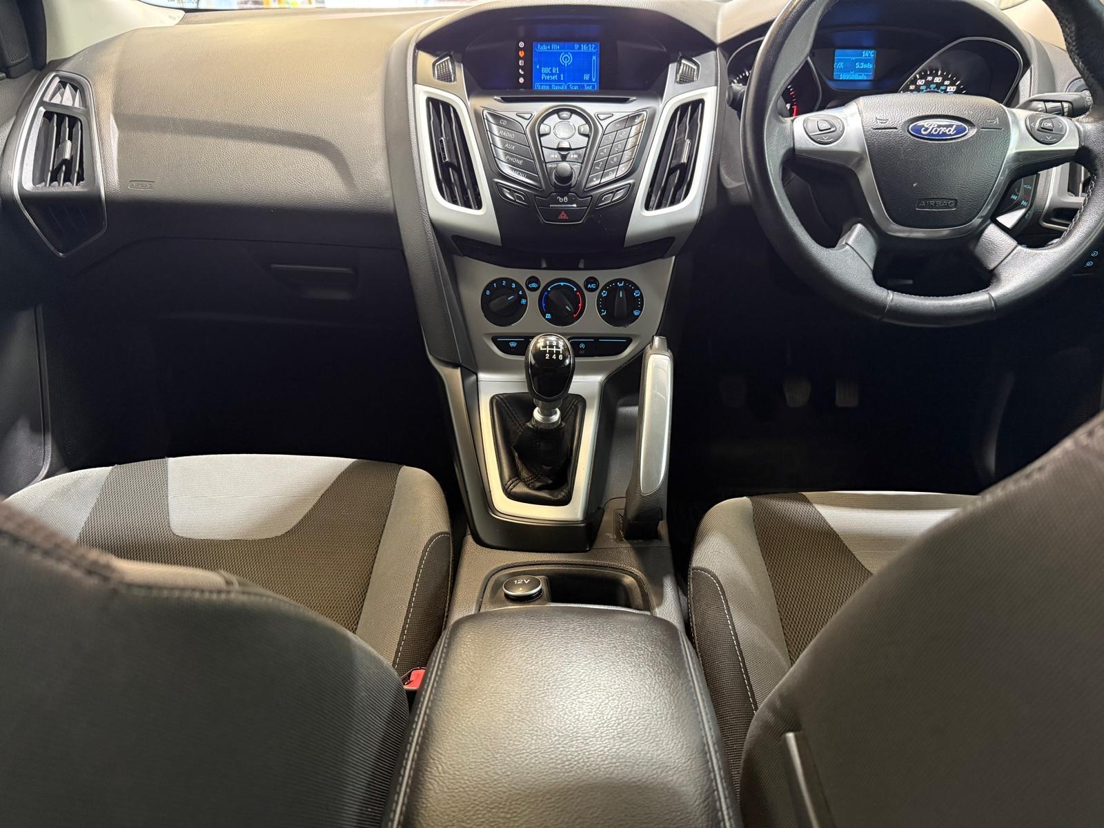 Ford Focus 1.6 TDCi Zetec Hatchback 5dr Diesel Manual Euro 5 (s/s) (115 ps)