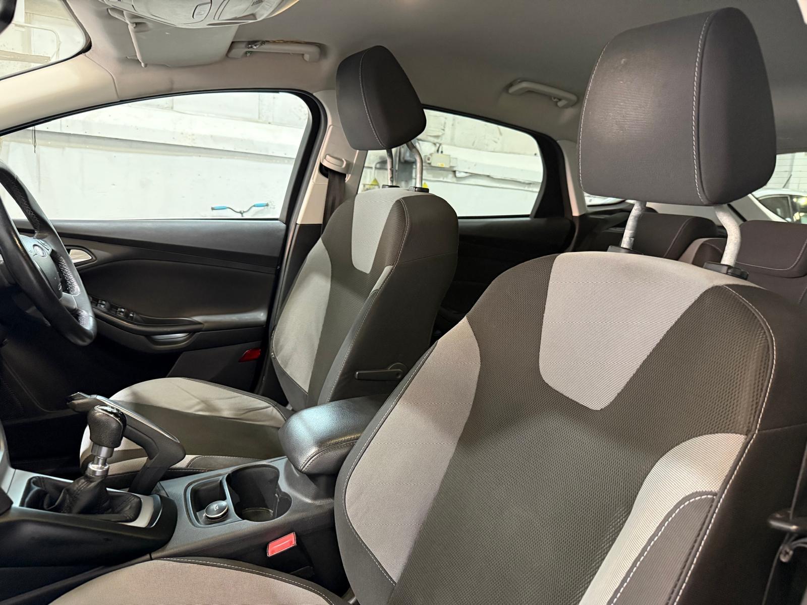 Ford Focus 1.6 TDCi Zetec Hatchback 5dr Diesel Manual Euro 5 (s/s) (115 ps)