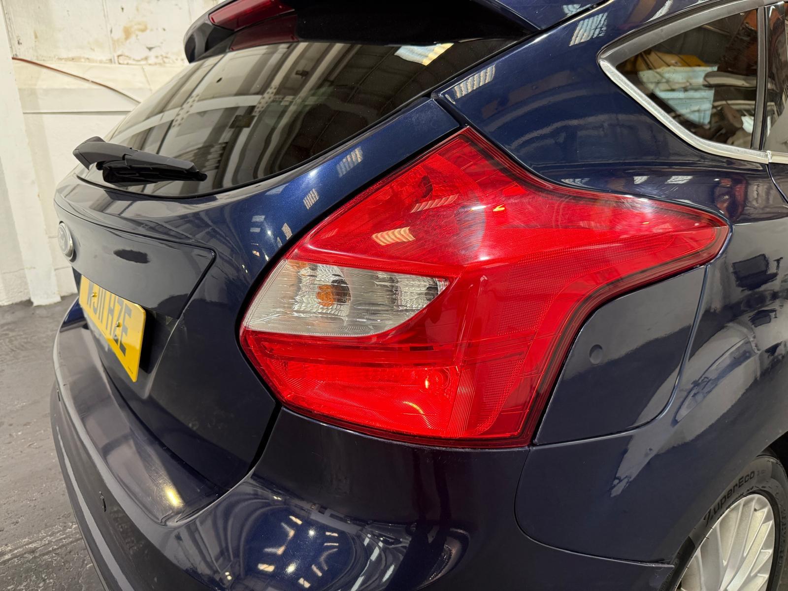 Ford Focus 1.6 TDCi Zetec Hatchback 5dr Diesel Manual Euro 5 (s/s) (115 ps)