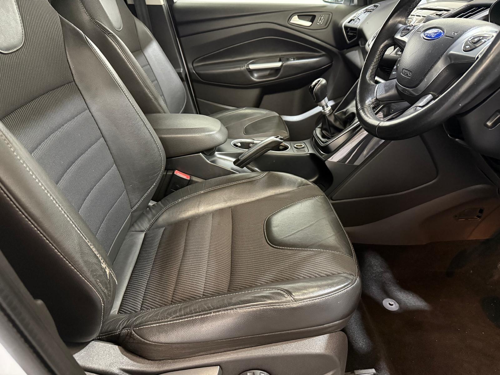 Ford Kuga 2.0 TDCi Titanium SUV 5dr Diesel Manual AWD Euro 5 (163 ps)