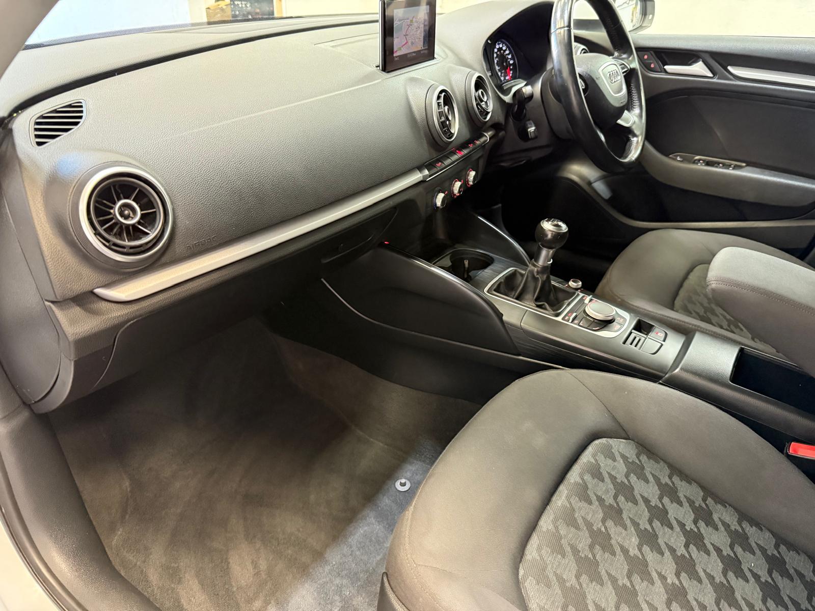 Audi A3 1.6 TDI ultra SE Technik Sportback 5dr Diesel Manual Euro 6 (s/s) (110 ps)