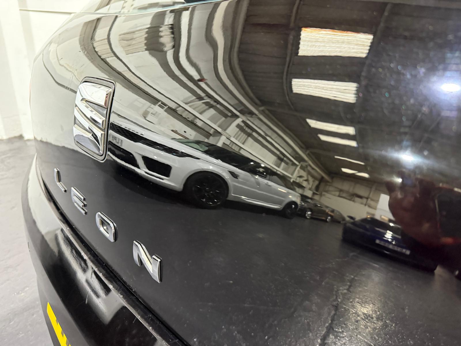 SEAT Leon 1.6 TDI CR SE Hatchback 5dr Diesel DSG Euro 5 (s/s) (105 ps)