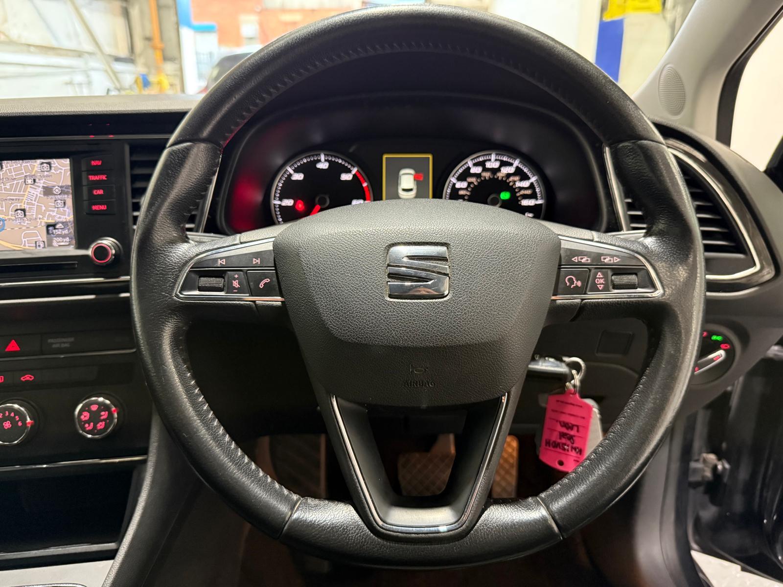 SEAT Leon 1.6 TDI CR SE Hatchback 5dr Diesel DSG Euro 5 (s/s) (105 ps)