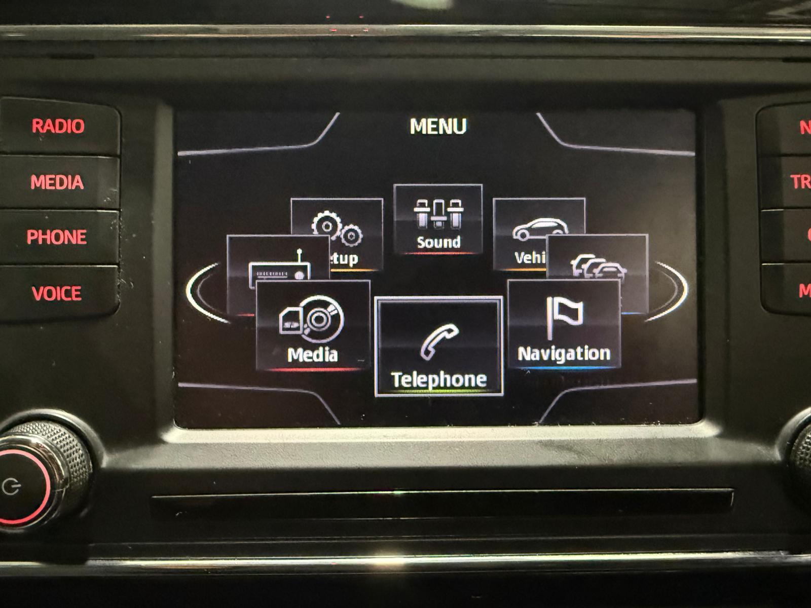 SEAT Leon 1.6 TDI CR SE Hatchback 5dr Diesel DSG Euro 5 (s/s) (105 ps)