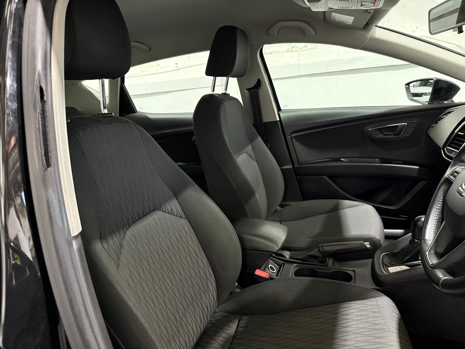 SEAT Leon 1.6 TDI CR SE Hatchback 5dr Diesel DSG Euro 5 (s/s) (105 ps)