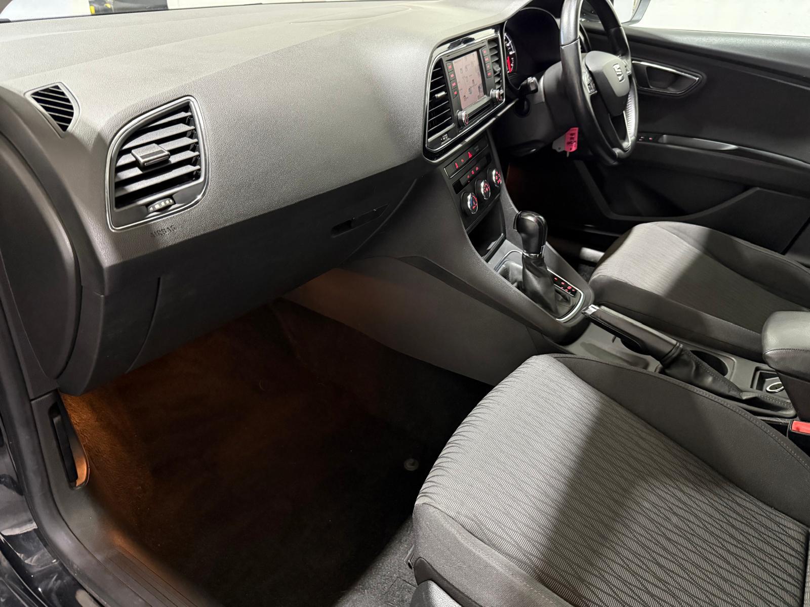 SEAT Leon 1.6 TDI CR SE Hatchback 5dr Diesel DSG Euro 5 (s/s) (105 ps)