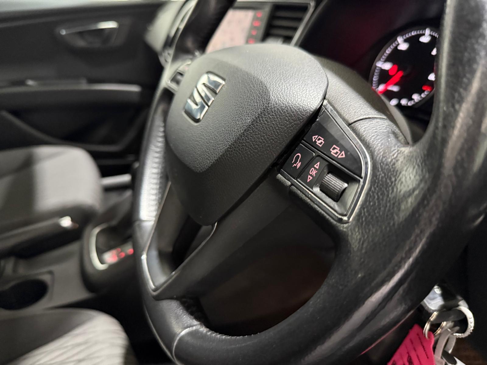 SEAT Leon 1.6 TDI CR SE Hatchback 5dr Diesel DSG Euro 5 (s/s) (105 ps)