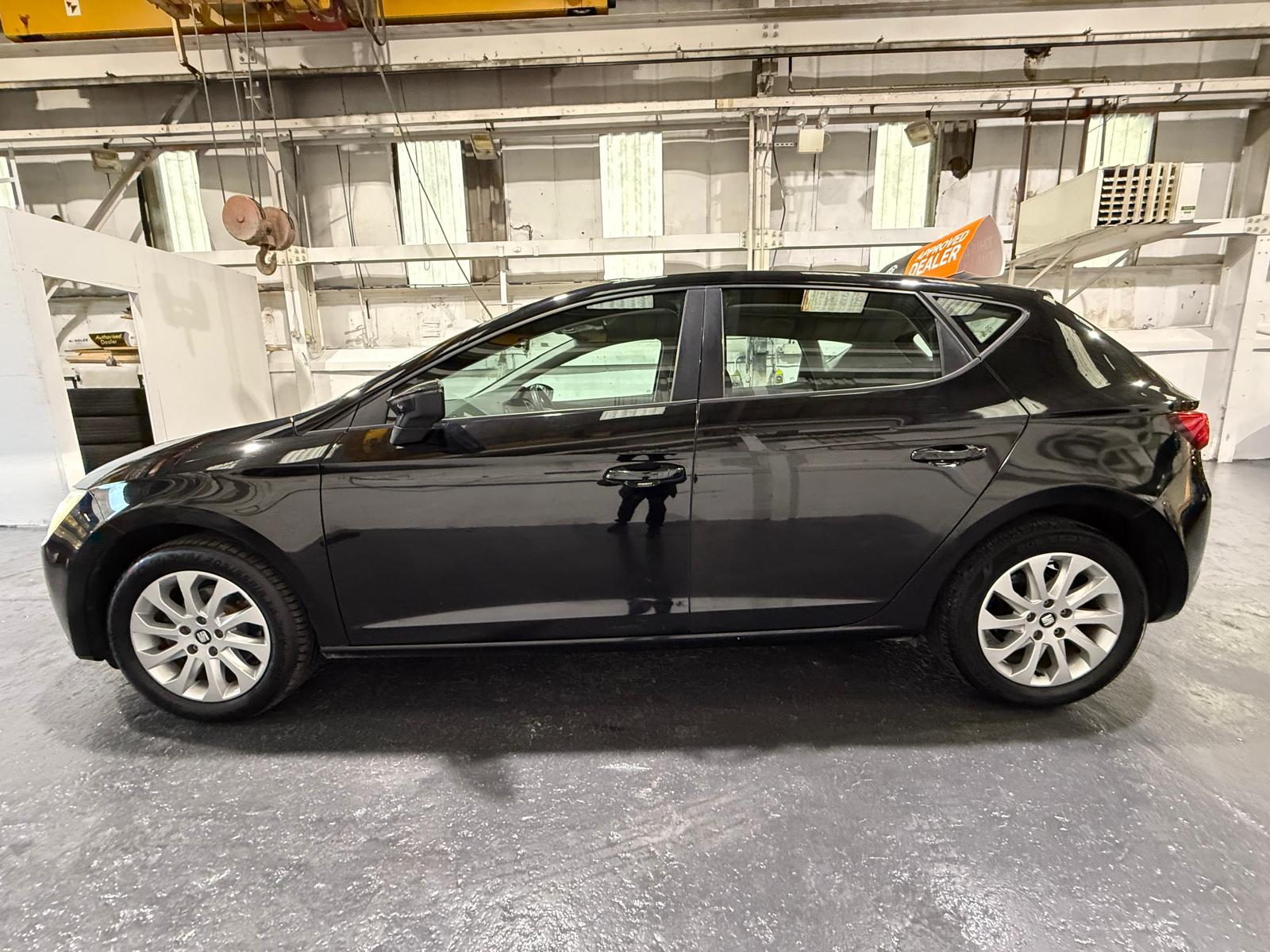 SEAT Leon 1.6 TDI CR SE Hatchback 5dr Diesel DSG Euro 5 (s/s) (105 ps)