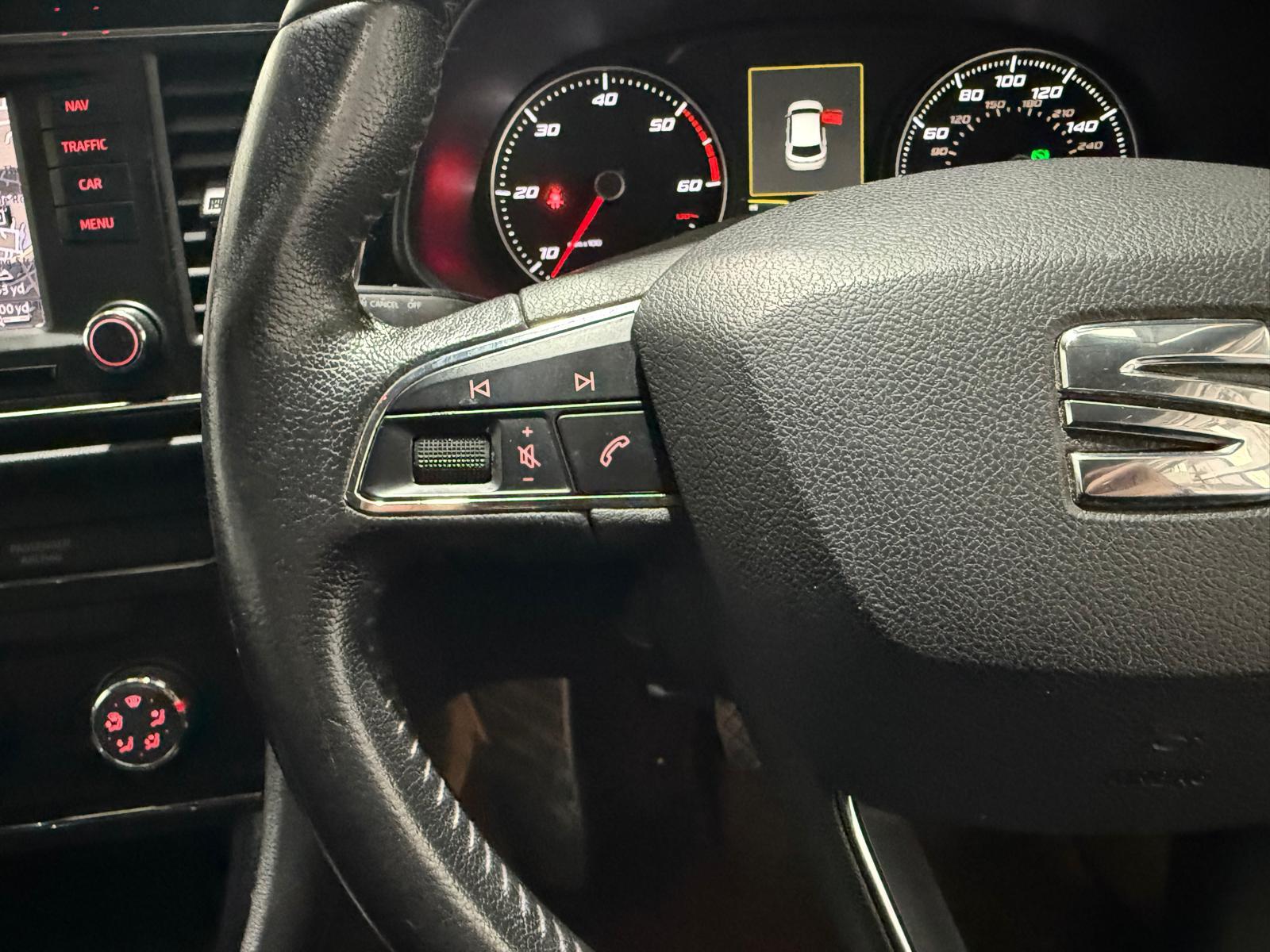 SEAT Leon 1.6 TDI CR SE Hatchback 5dr Diesel DSG Euro 5 (s/s) (105 ps)