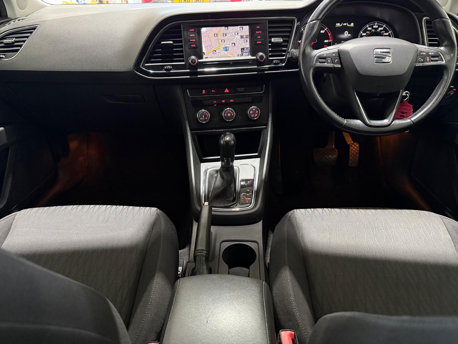 SEAT Leon 1.6 TDI CR SE Hatchback 5dr Diesel DSG Euro 5 (s/s) (105 ps)