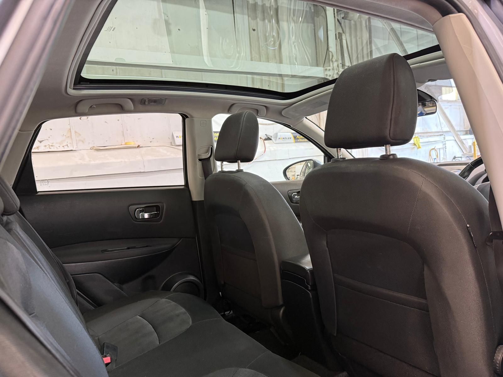 Nissan Qashqai 1.6 dCi n-tec+ SUV 5dr Diesel Manual 2WD Euro 5 (130 ps)