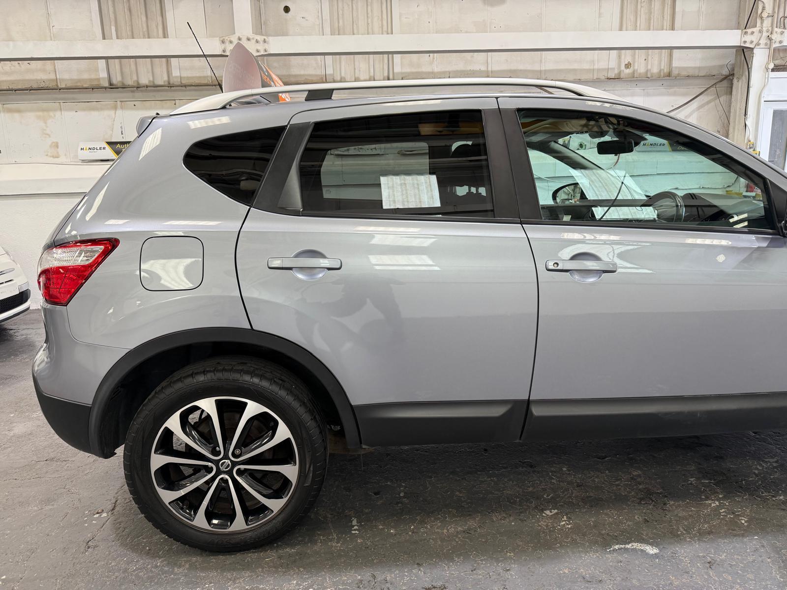 Nissan Qashqai 1.6 dCi n-tec+ SUV 5dr Diesel Manual 2WD Euro 5 (130 ps)