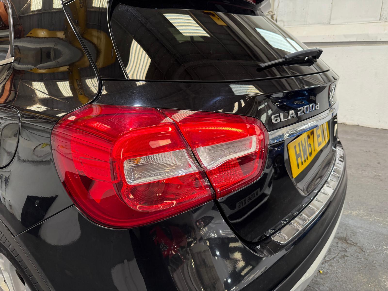 Mercedes-Benz GLA 2.1 GLA200d SE SUV 5dr Diesel Manual Euro 6 (s/s) (136 ps)