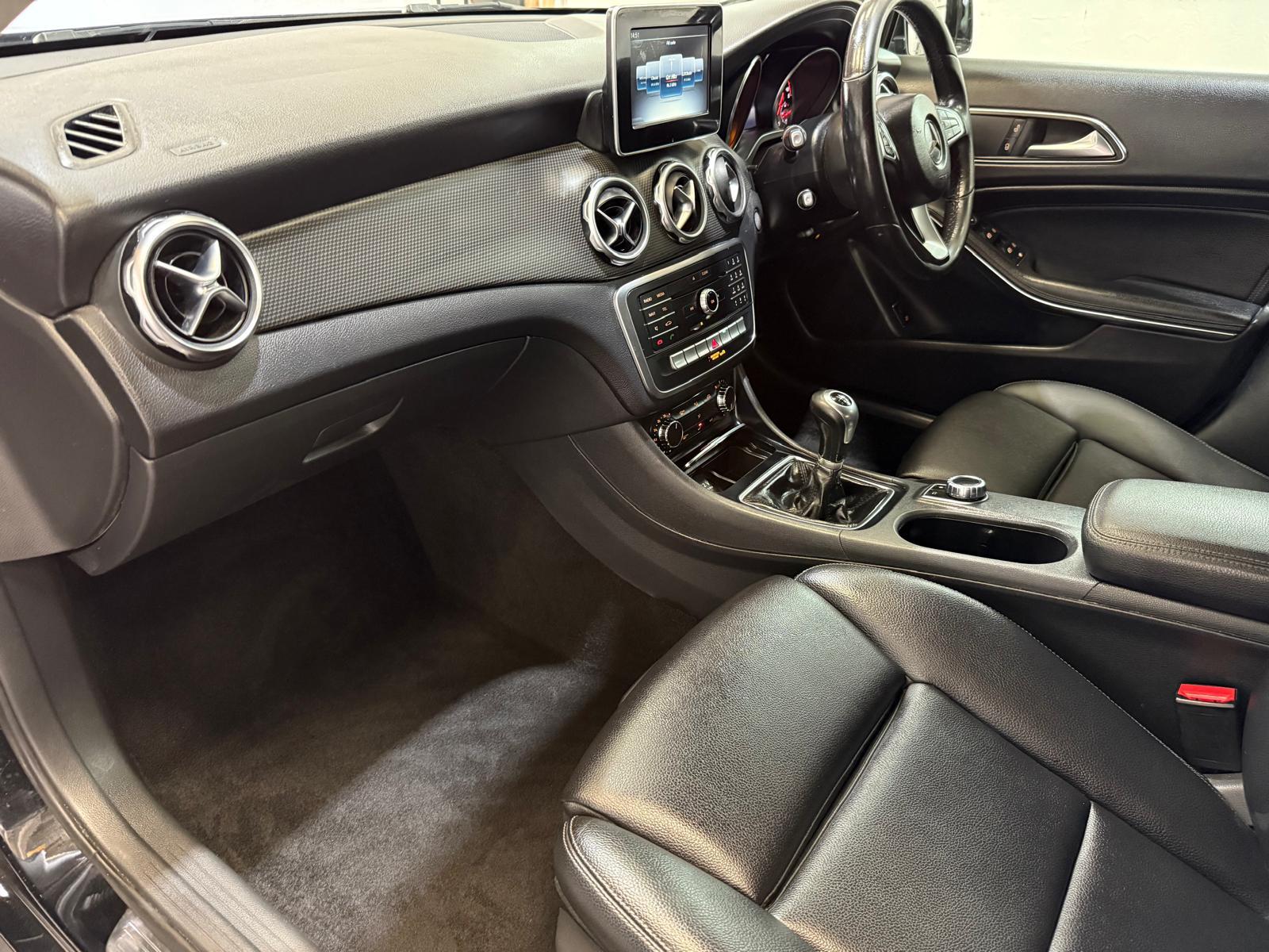 Mercedes-Benz GLA 2.1 GLA200d SE SUV 5dr Diesel Manual Euro 6 (s/s) (136 ps)