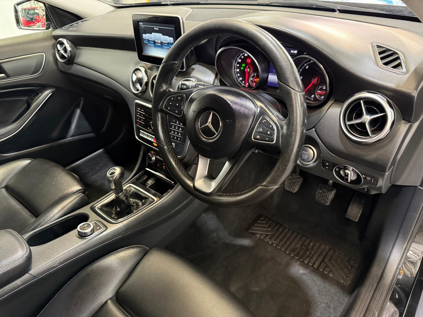 Mercedes-Benz GLA 2.1 GLA200d SE SUV 5dr Diesel Manual Euro 6 (s/s) (136 ps)