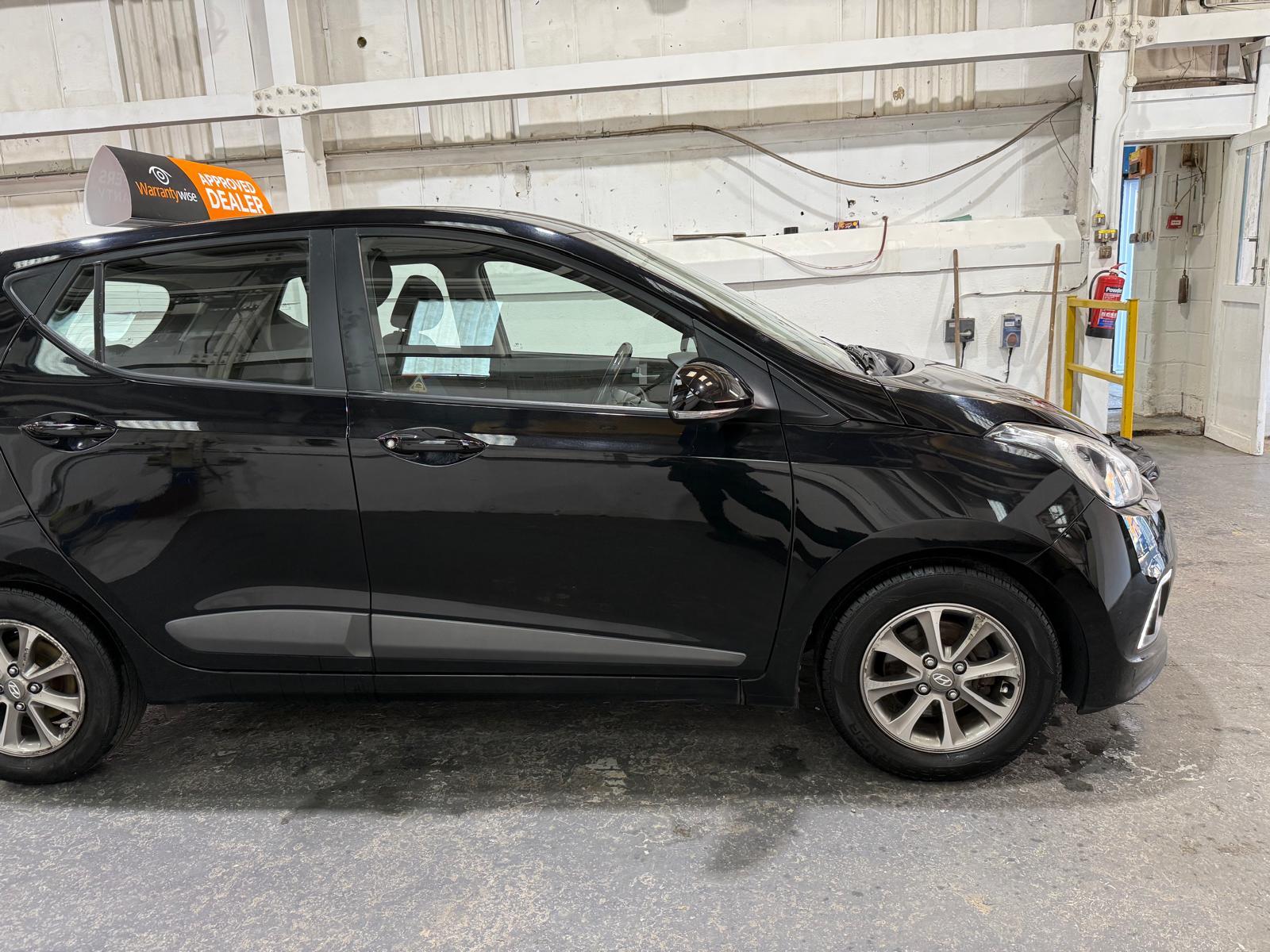 Hyundai i10 1.2 Premium Hatchback 5dr Petrol Manual Euro 5 (87 ps)