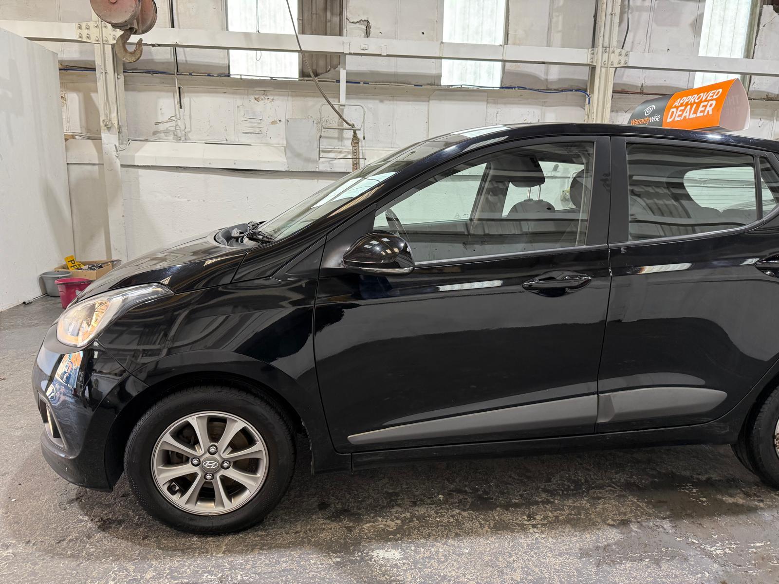 Hyundai i10 1.2 Premium Hatchback 5dr Petrol Manual Euro 5 (87 ps)