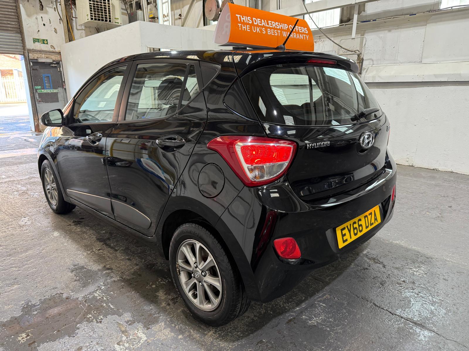 Hyundai i10 1.2 Premium Hatchback 5dr Petrol Manual Euro 5 (87 ps)
