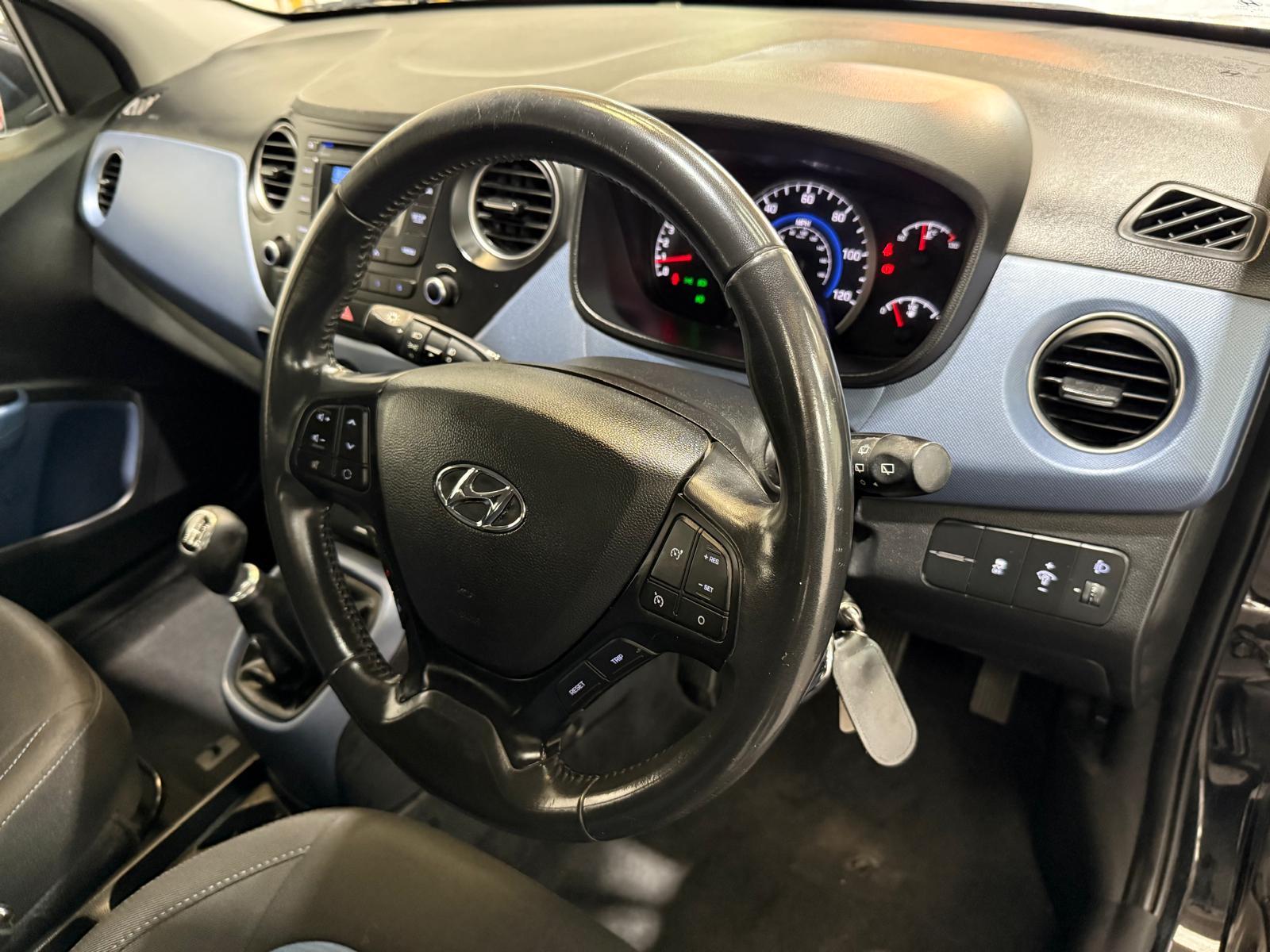 Hyundai i10 1.2 Premium Hatchback 5dr Petrol Manual Euro 5 (87 ps)