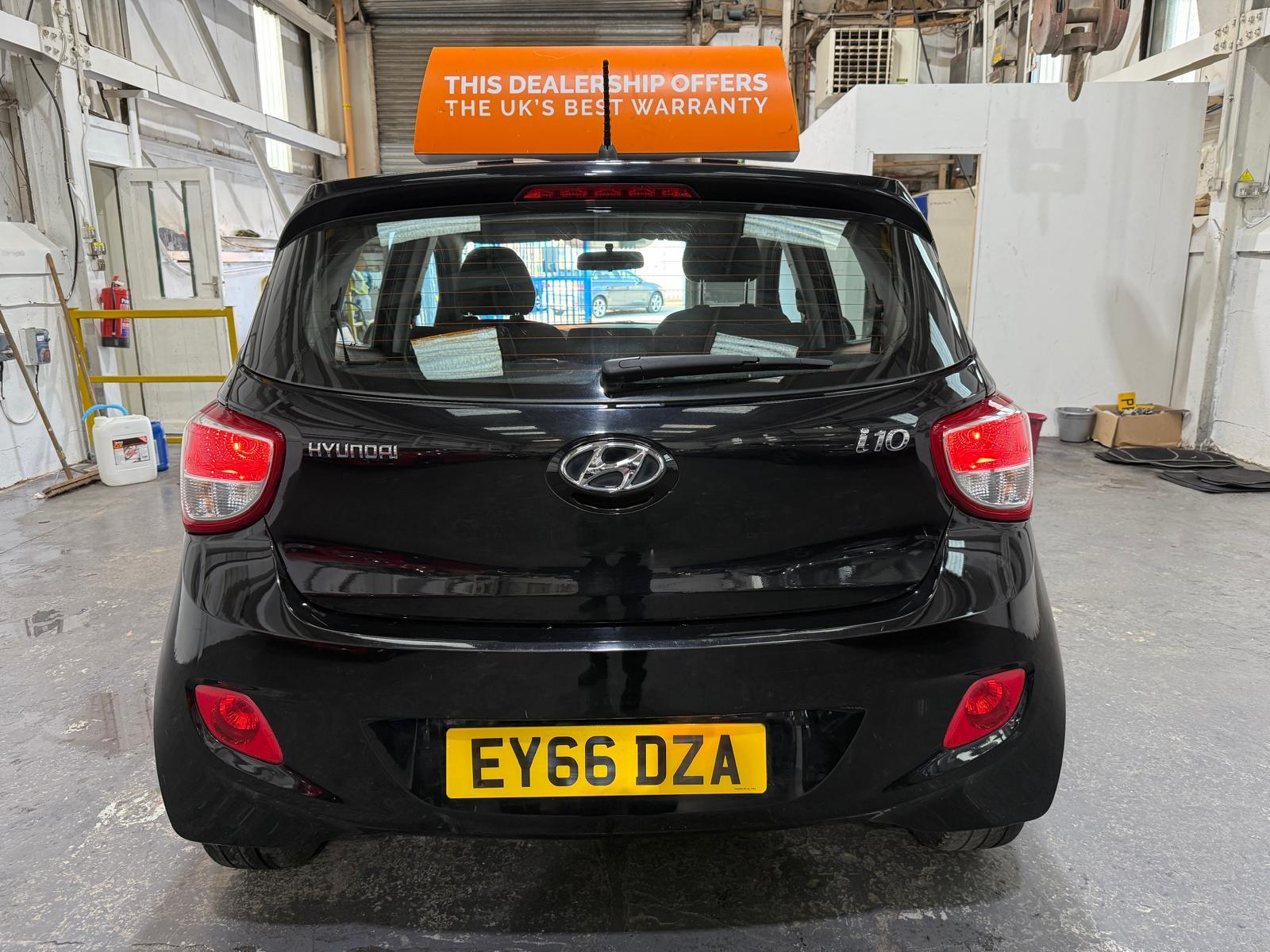 Hyundai i10 1.2 Premium Hatchback 5dr Petrol Manual Euro 5 (87 ps)