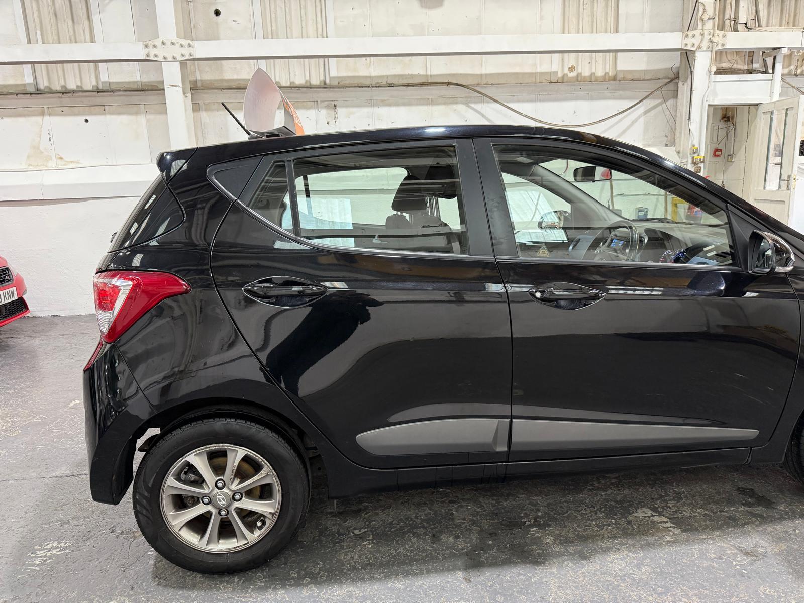 Hyundai i10 1.2 Premium Hatchback 5dr Petrol Manual Euro 5 (87 ps)