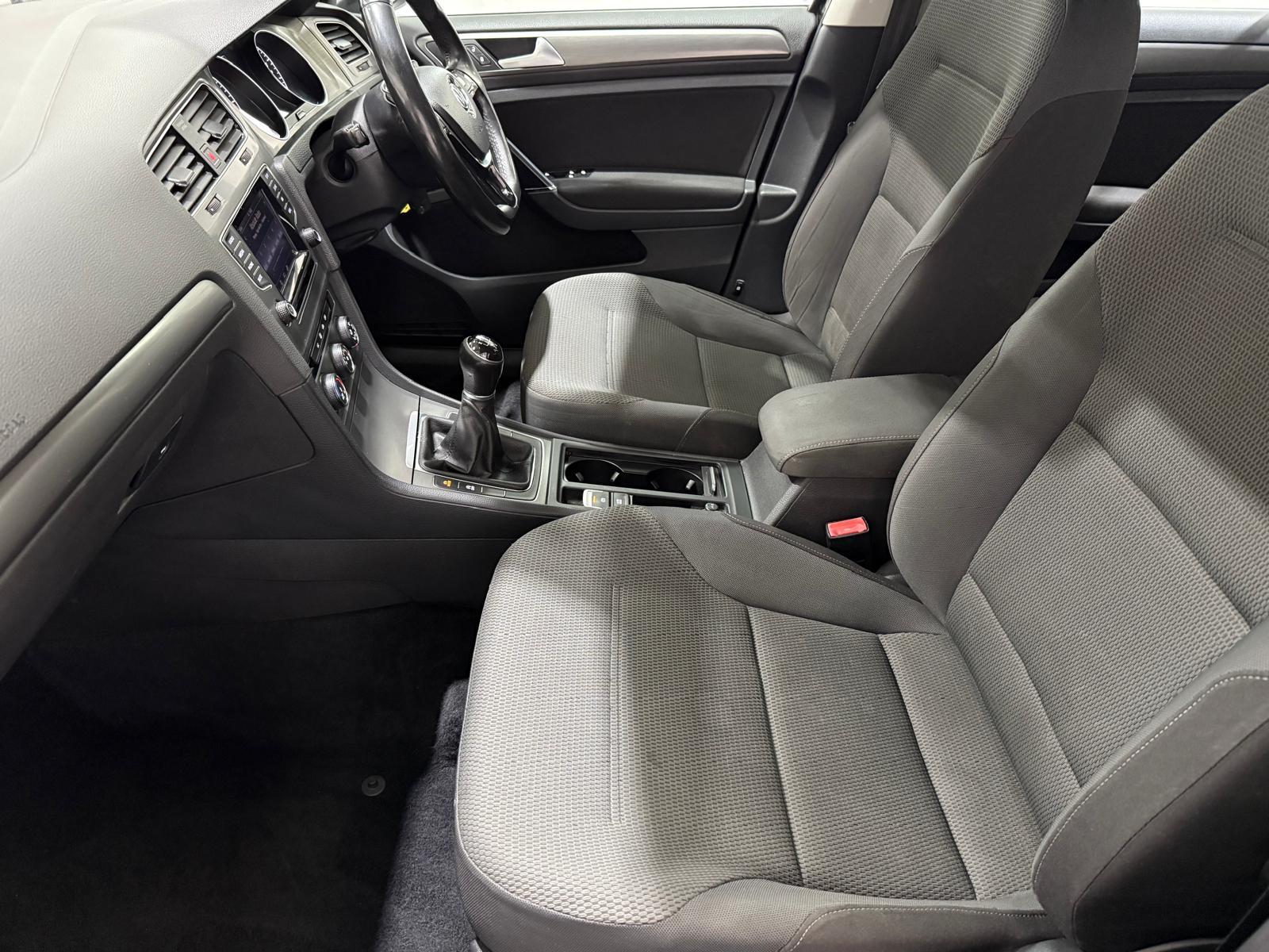 Volkswagen Golf 1.6 TDI BlueMotion Tech SE Hatchback 5dr Diesel Manual Euro 5 (s/s) (105 ps)