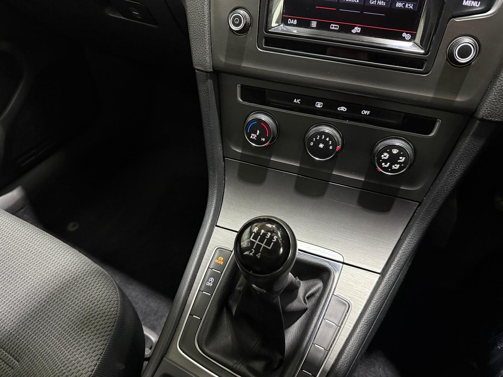 Volkswagen Golf 1.6 TDI BlueMotion Tech SE Hatchback 5dr Diesel Manual Euro 5 (s/s) (105 ps)