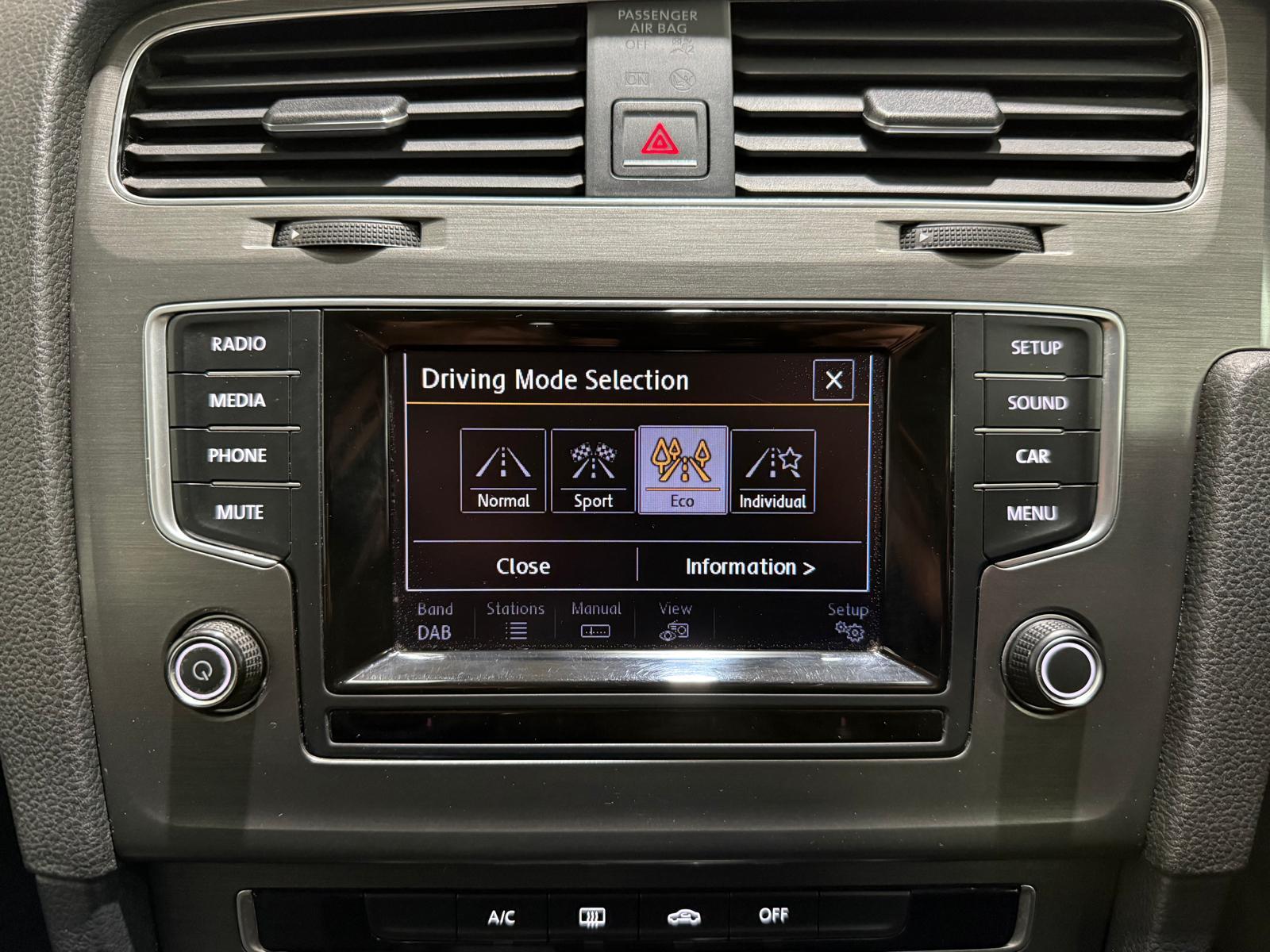 Volkswagen Golf 1.6 TDI BlueMotion Tech SE Hatchback 5dr Diesel Manual Euro 5 (s/s) (105 ps)