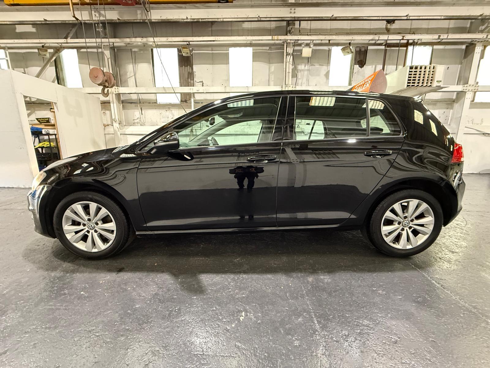 Volkswagen Golf 1.6 TDI BlueMotion Tech SE Hatchback 5dr Diesel Manual Euro 5 (s/s) (105 ps)