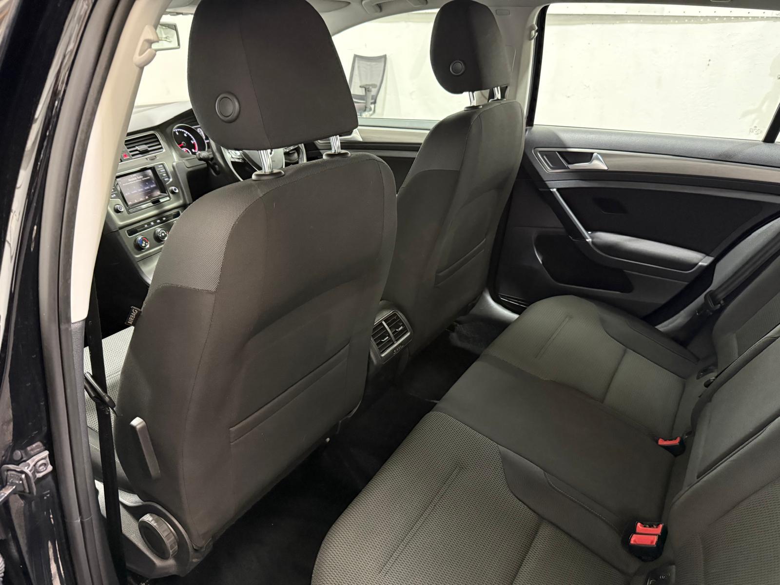 Volkswagen Golf 1.6 TDI BlueMotion Tech SE Hatchback 5dr Diesel Manual Euro 5 (s/s) (105 ps)