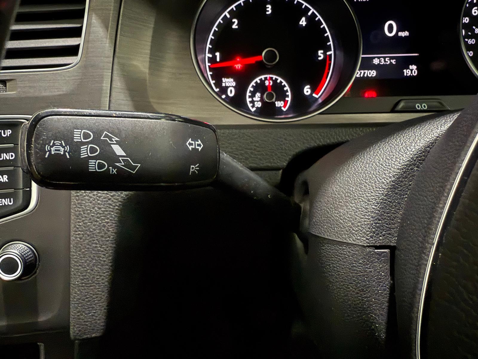 Volkswagen Golf 1.6 TDI BlueMotion Tech SE Hatchback 5dr Diesel Manual Euro 5 (s/s) (105 ps)