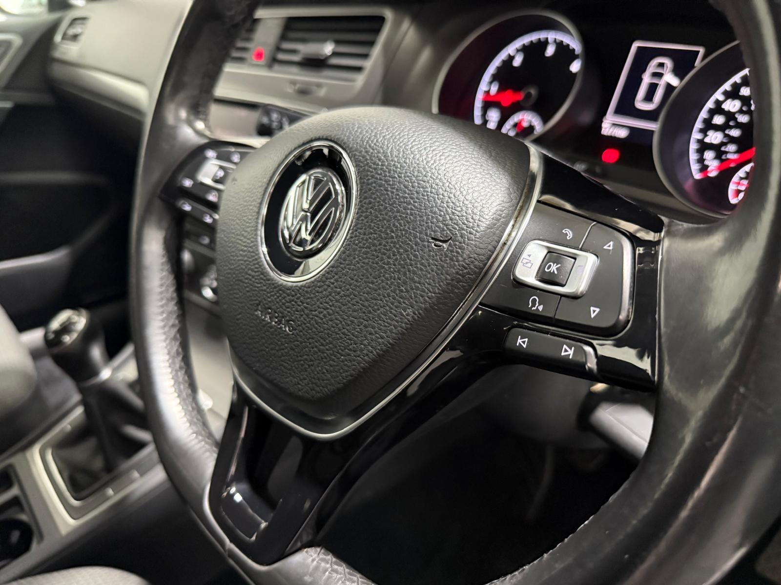 Volkswagen Golf 1.6 TDI BlueMotion Tech SE Hatchback 5dr Diesel Manual Euro 5 (s/s) (105 ps)