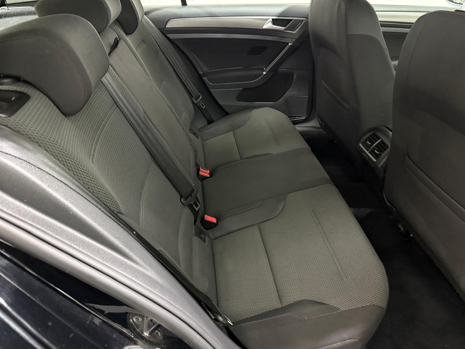 Volkswagen Golf 1.6 TDI BlueMotion Tech SE Hatchback 5dr Diesel Manual Euro 5 (s/s) (105 ps)