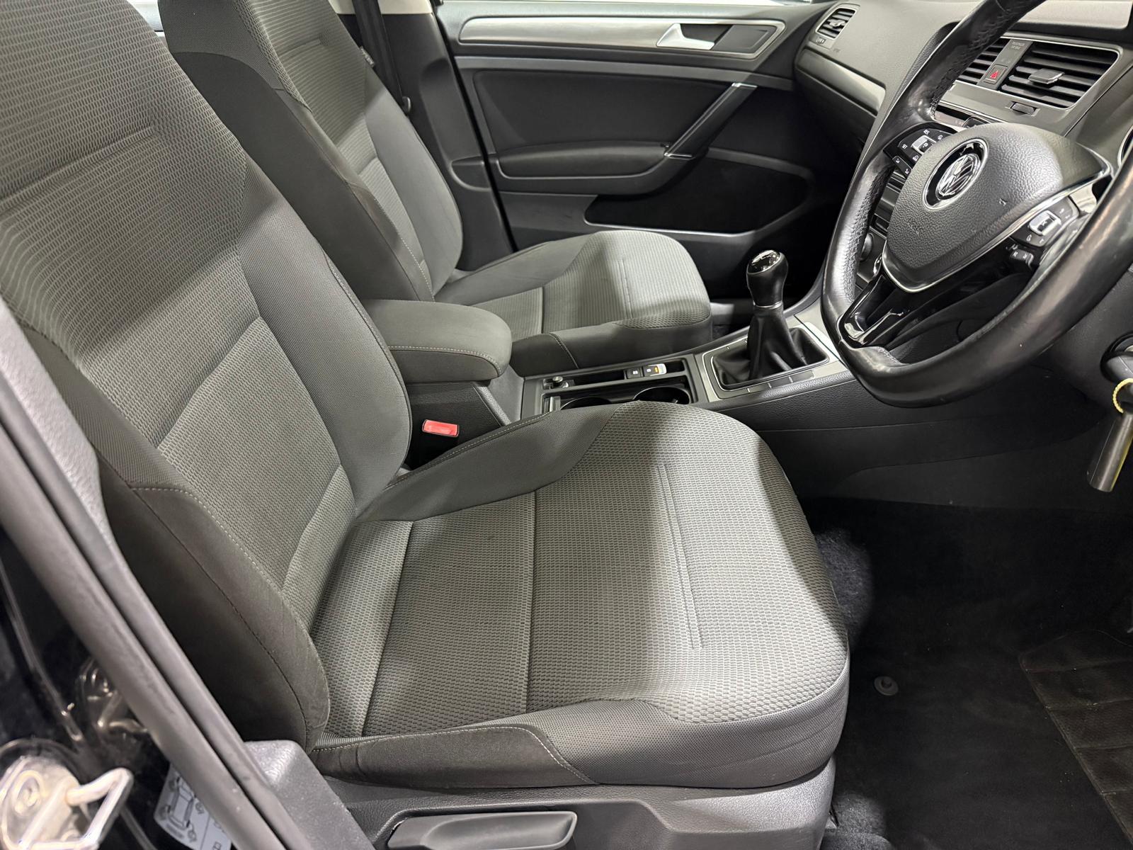 Volkswagen Golf 1.6 TDI BlueMotion Tech SE Hatchback 5dr Diesel Manual Euro 5 (s/s) (105 ps)