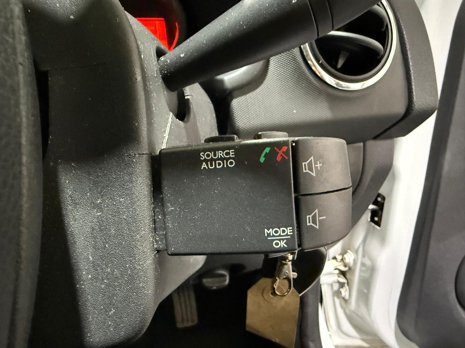 Dacia Logan MCV 1.2 Ambiance Estate 5dr Petrol Manual Euro 5 (75 ps)