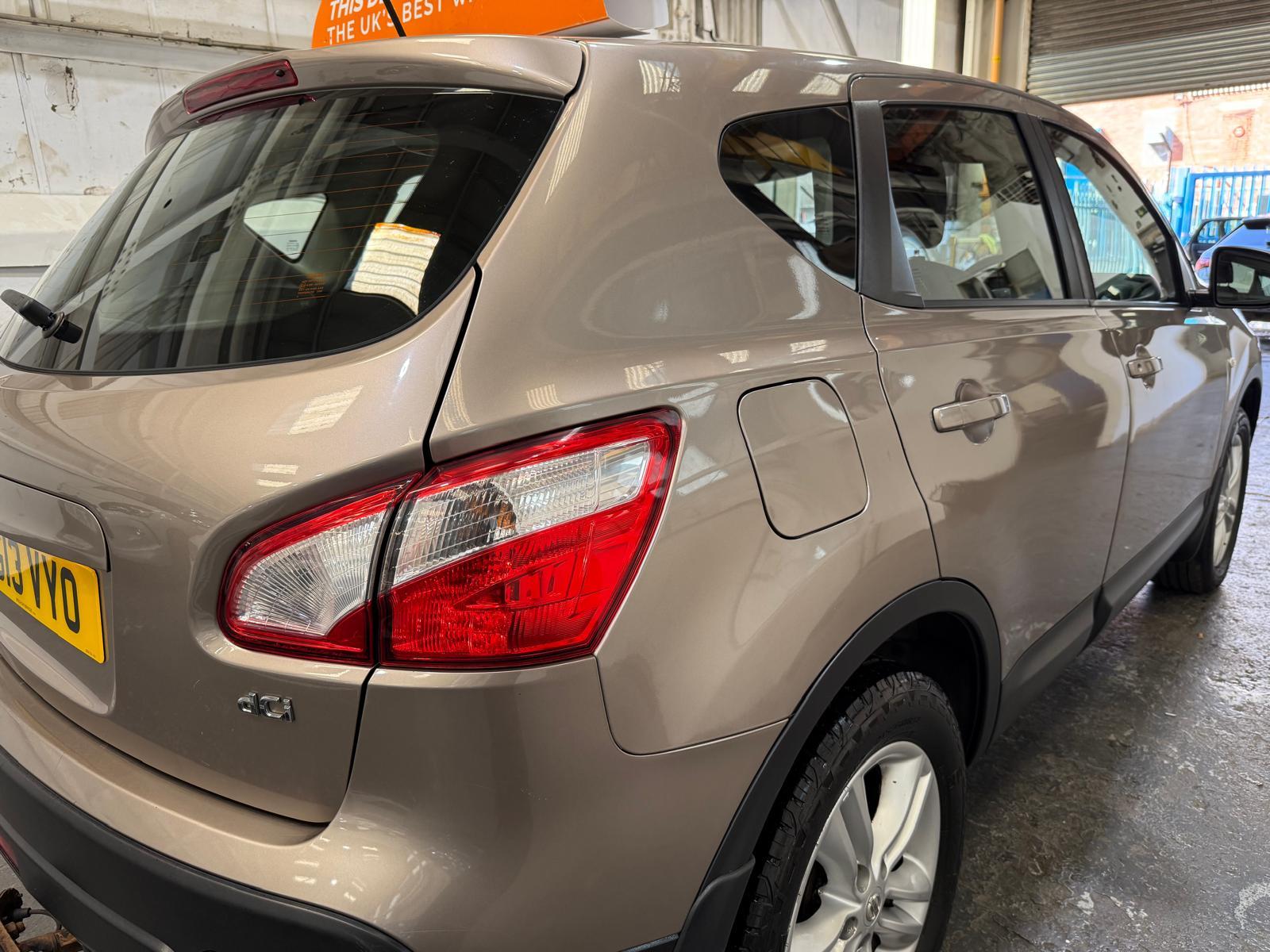 Nissan Qashqai 1.5 dCi Acenta SUV 5dr Diesel Manual 2WD Euro 5 (110 ps)