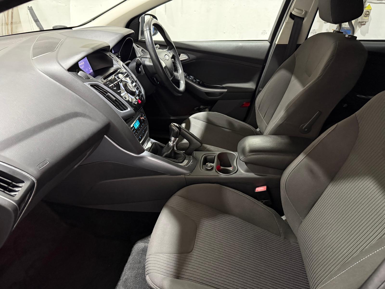 Ford Focus 1.6 TDCi Titanium Hatchback 5dr Diesel Manual Euro 5 (s/s) (115 ps)