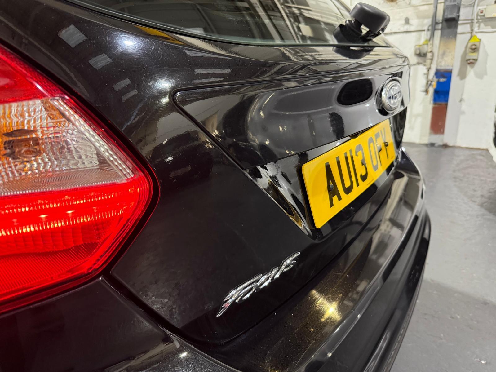 Ford Focus 1.6 TDCi Titanium Hatchback 5dr Diesel Manual Euro 5 (s/s) (115 ps)