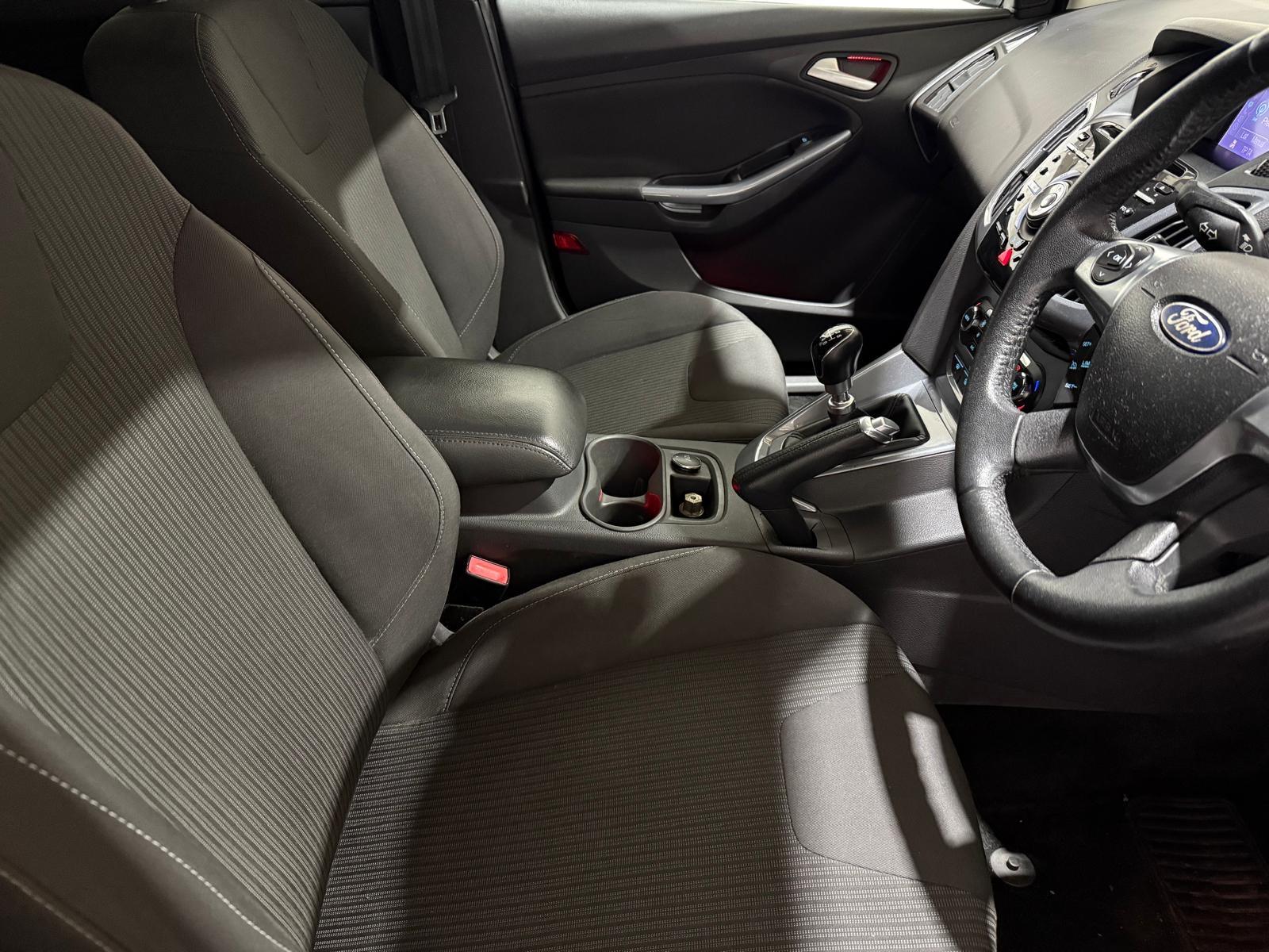 Ford Focus 1.6 TDCi Titanium Hatchback 5dr Diesel Manual Euro 5 (s/s) (115 ps)