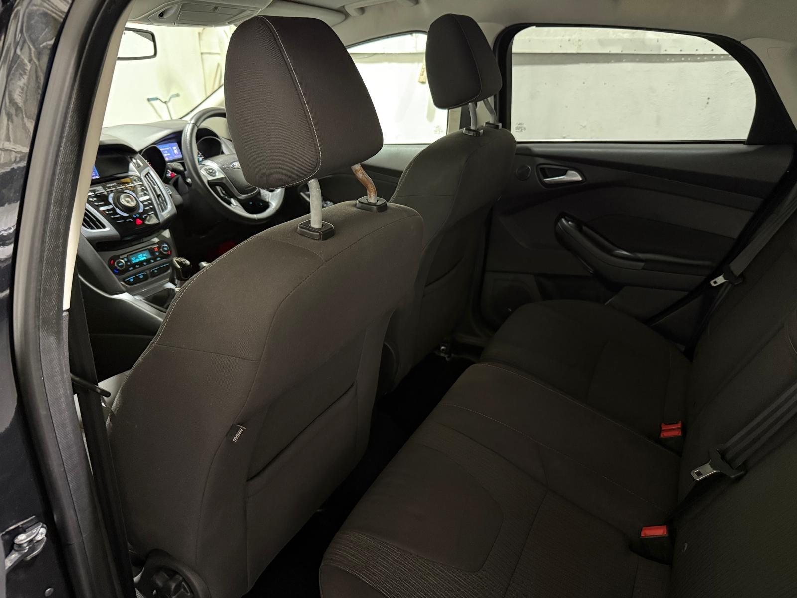 Ford Focus 1.6 TDCi Titanium Hatchback 5dr Diesel Manual Euro 5 (s/s) (115 ps)