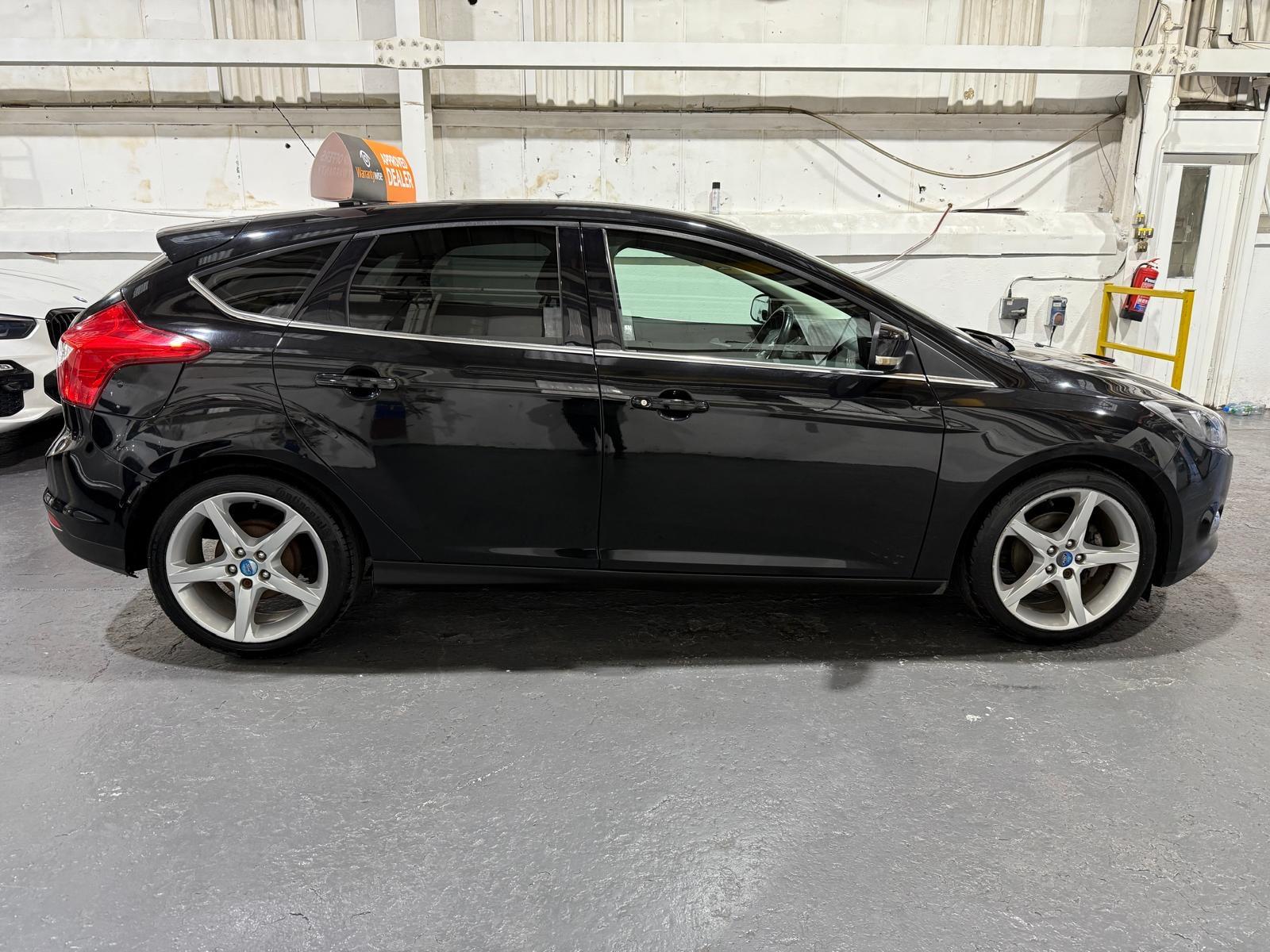 Ford Focus 1.6 TDCi Titanium Hatchback 5dr Diesel Manual Euro 5 (s/s) (115 ps)