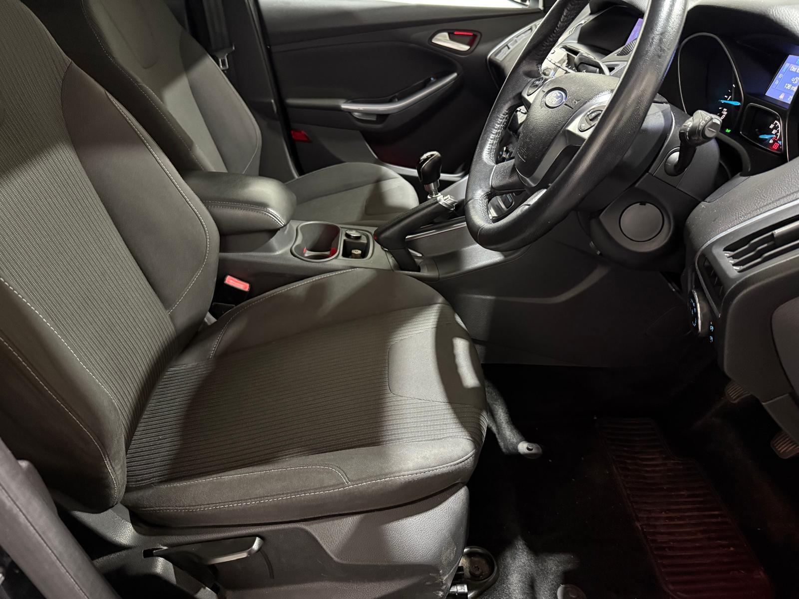 Ford Focus 1.6 TDCi Titanium Hatchback 5dr Diesel Manual Euro 5 (s/s) (115 ps)