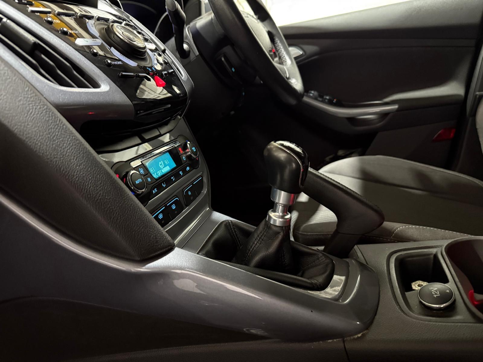 Ford Focus 1.6 TDCi Titanium Hatchback 5dr Diesel Manual Euro 5 (s/s) (115 ps)