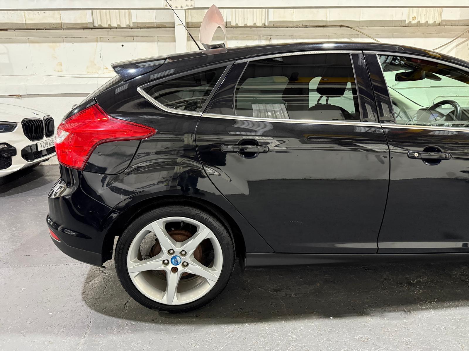 Ford Focus 1.6 TDCi Titanium Hatchback 5dr Diesel Manual Euro 5 (s/s) (115 ps)