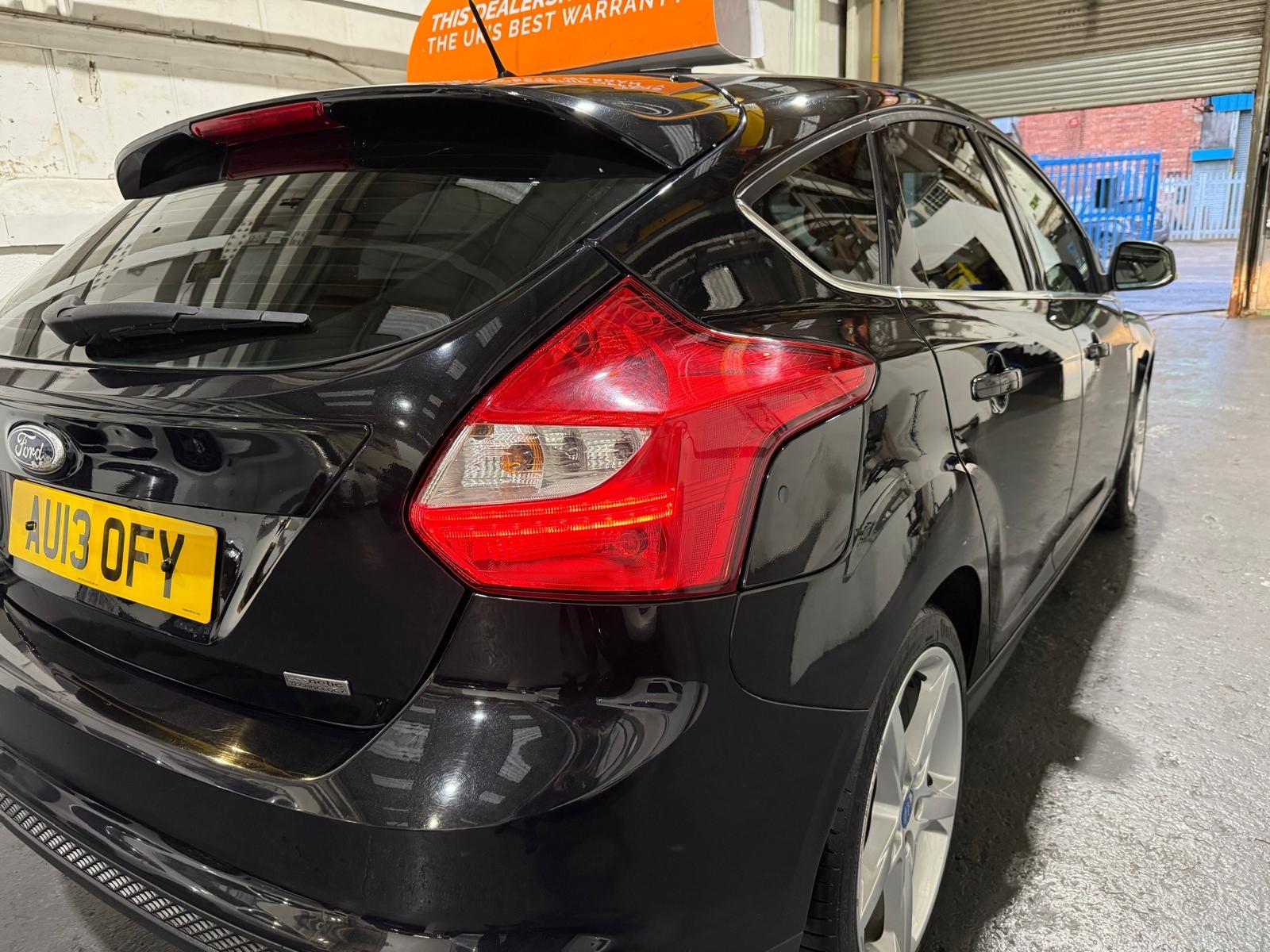 Ford Focus 1.6 TDCi Titanium Hatchback 5dr Diesel Manual Euro 5 (s/s) (115 ps)