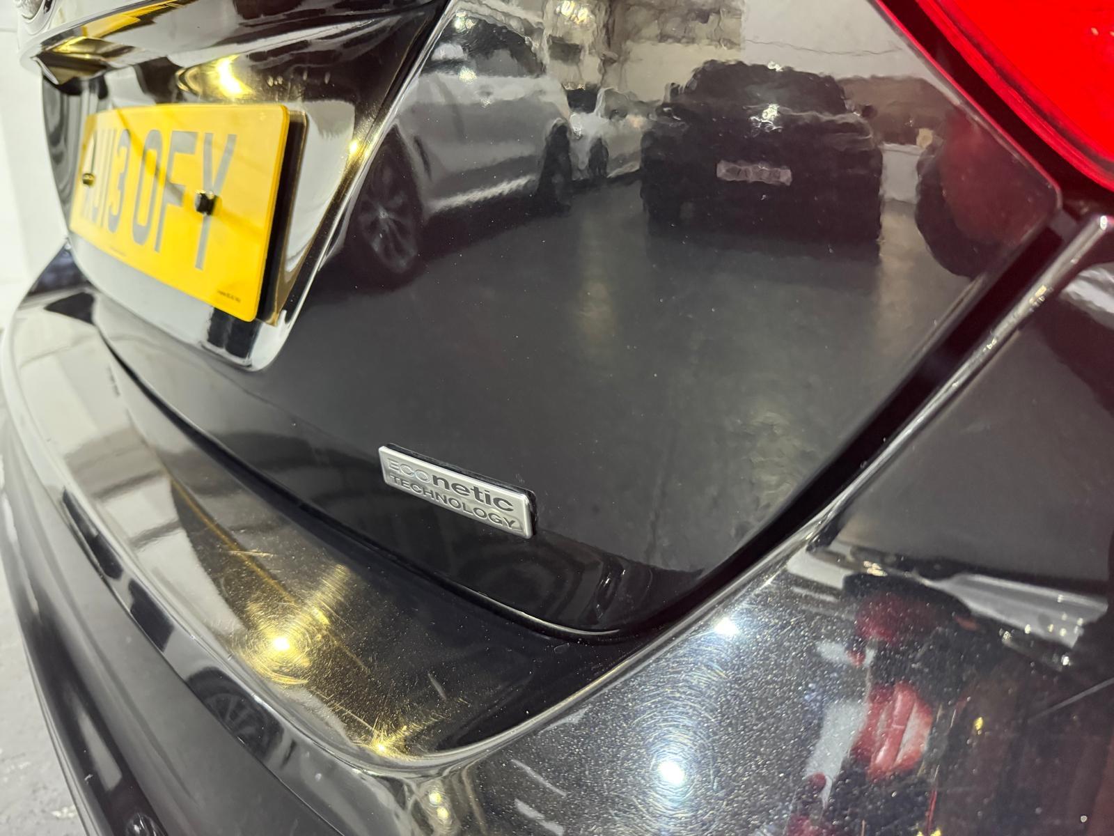 Ford Focus 1.6 TDCi Titanium Hatchback 5dr Diesel Manual Euro 5 (s/s) (115 ps)