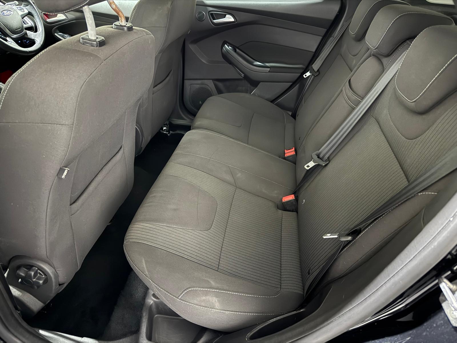 Ford Focus 1.6 TDCi Titanium Hatchback 5dr Diesel Manual Euro 5 (s/s) (115 ps)