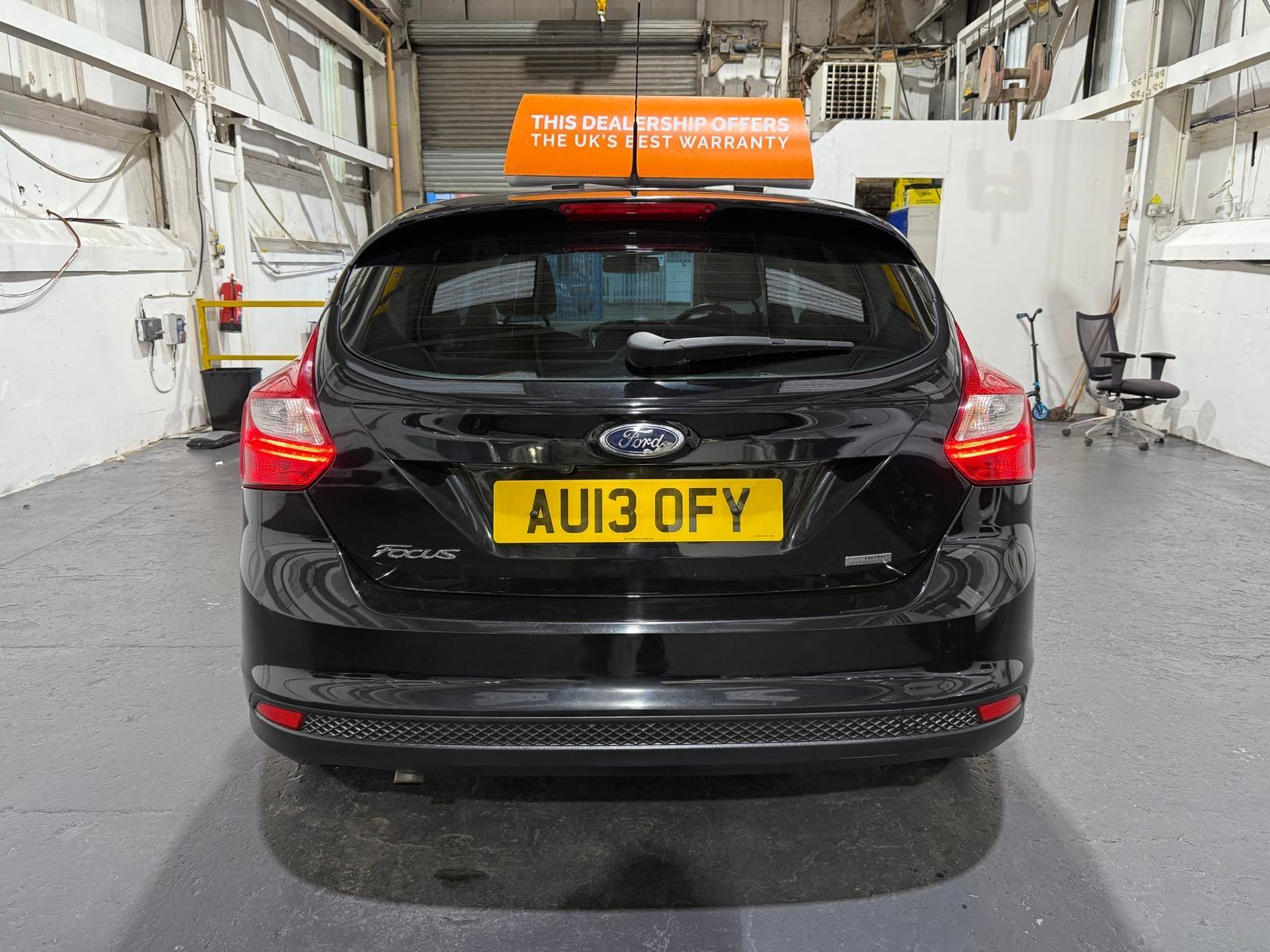 Ford Focus 1.6 TDCi Titanium Hatchback 5dr Diesel Manual Euro 5 (s/s) (115 ps)