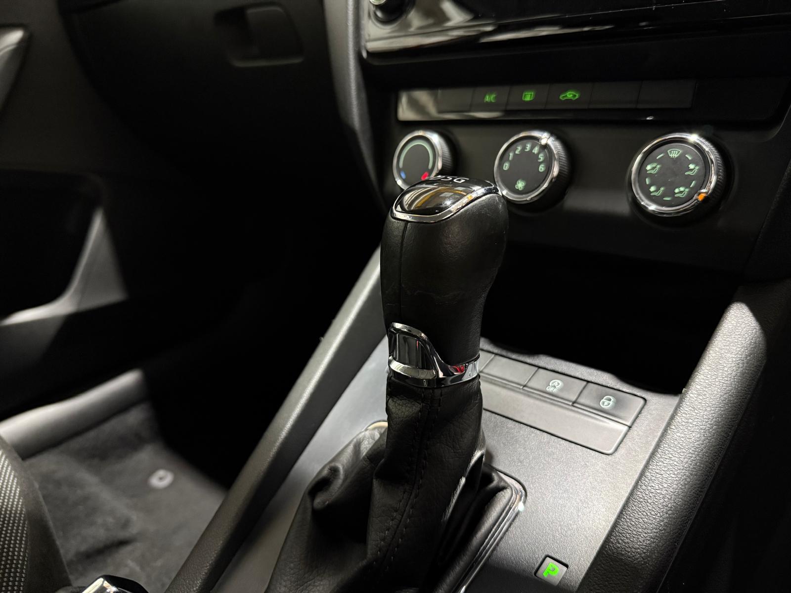 Skoda Octavia 1.6 TDI S Estate 5dr Diesel DSG Euro 6 (s/s) (110 ps)