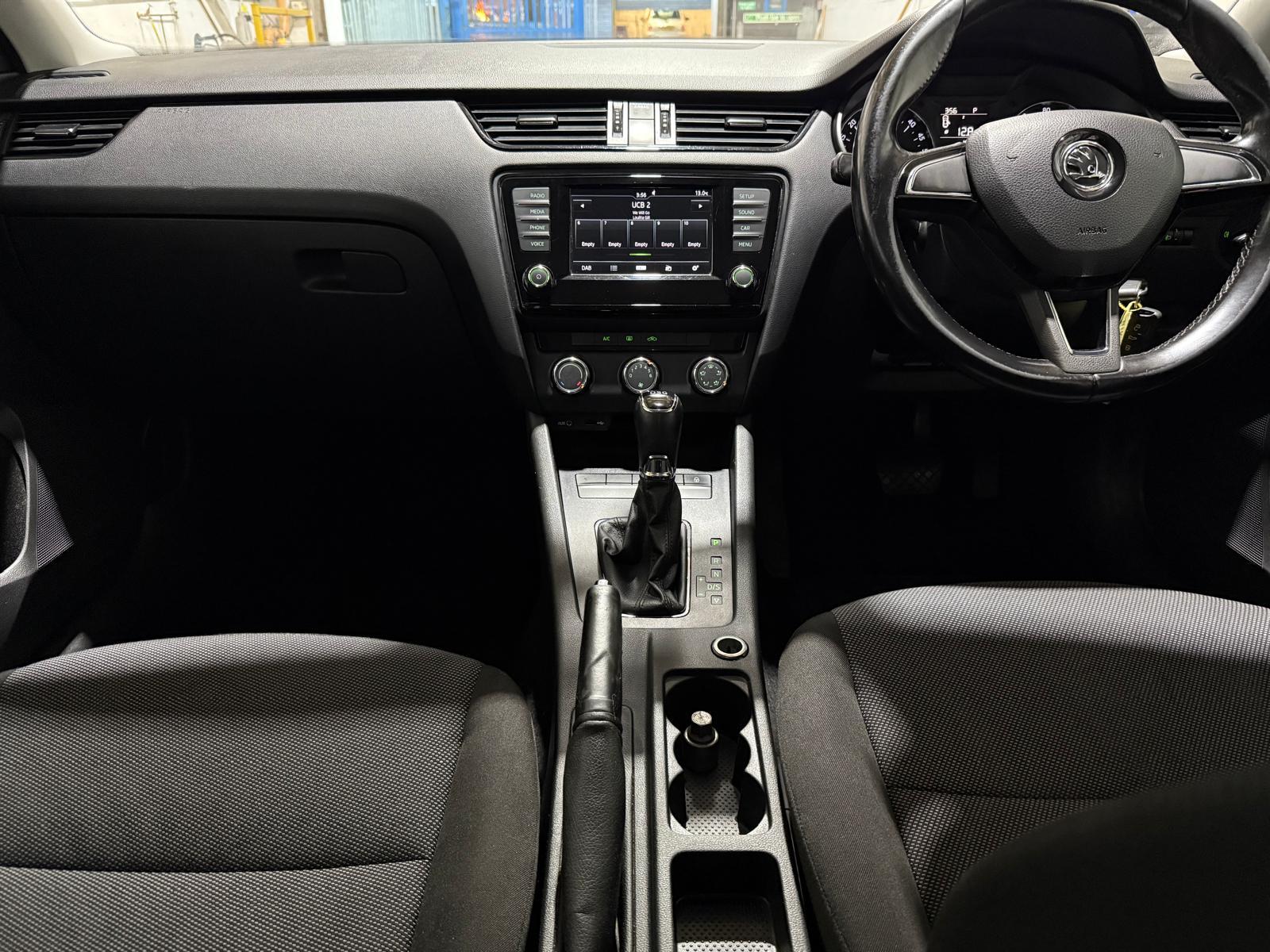 Skoda Octavia 1.6 TDI S Estate 5dr Diesel DSG Euro 6 (s/s) (110 ps)